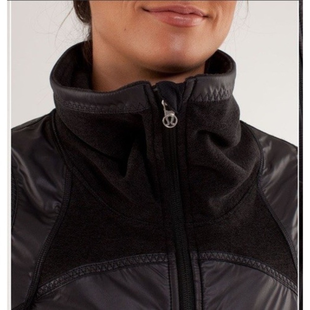 Lululemon Run Gust Buster Jacket Women's Size 6 Black Full Zip Thumbholes EUC - Picture 8 of 9